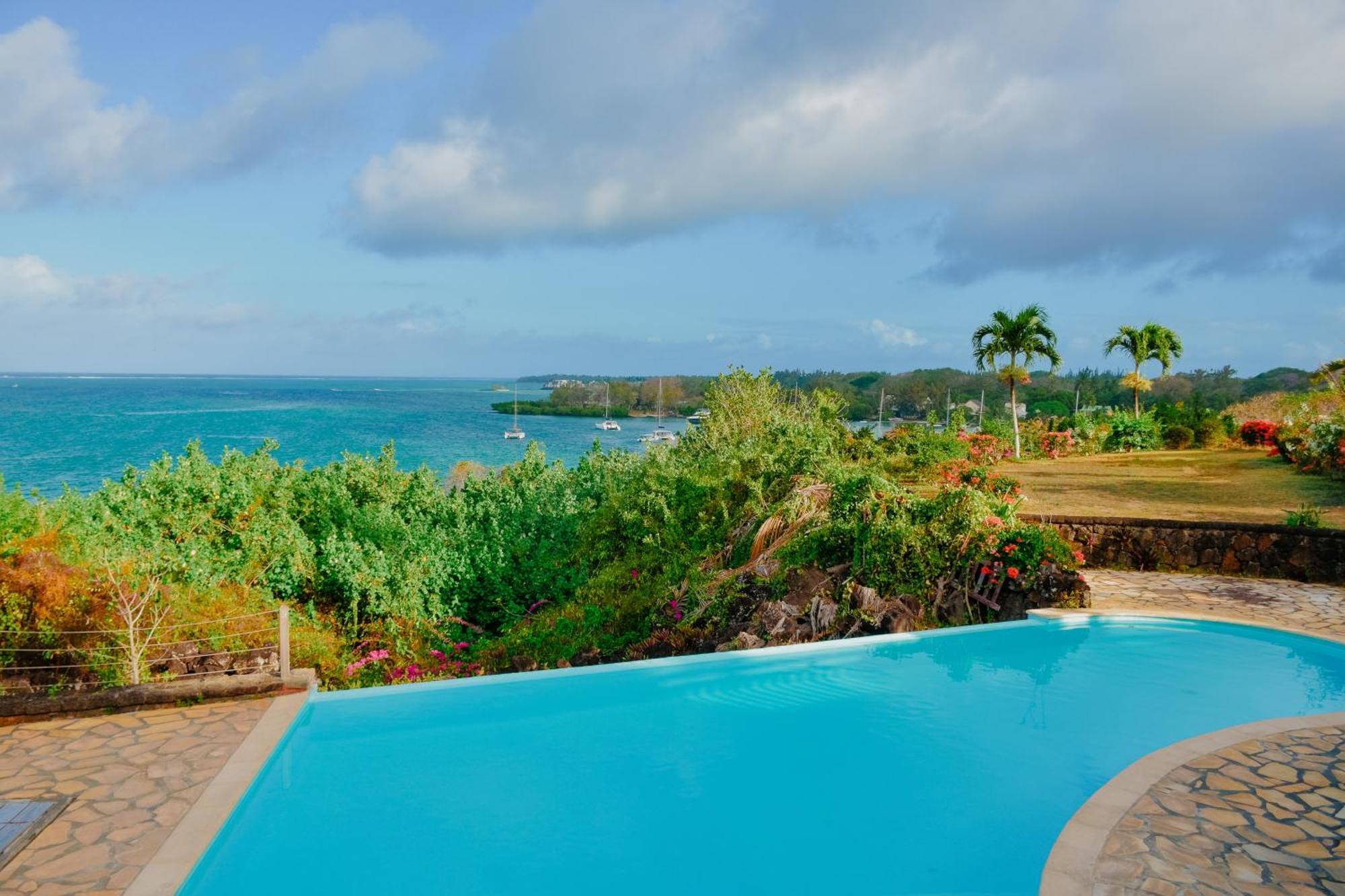 Boutique Villa On The Rocks With Stunning Sea Views, Infinity Pool & Private Sea Trou d'Eau Douce Eksteriør bilde