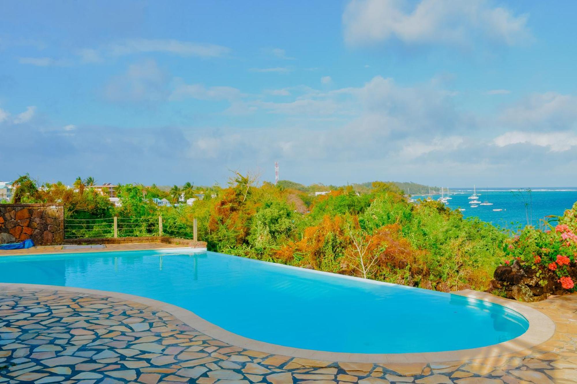 Boutique Villa On The Rocks With Stunning Sea Views, Infinity Pool & Private Sea Trou d'Eau Douce Eksteriør bilde
